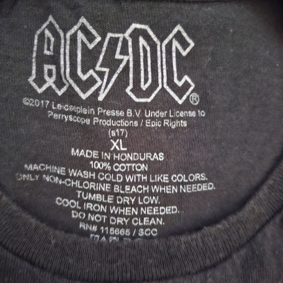 Ac⚡DC shirt - Picture 2 of 2